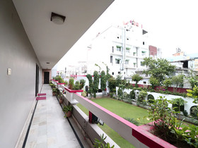 Hotel East Lite by OYO