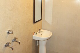 Goroomgo Krishna Residency Bareilly