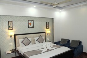 Goroomgo Krishna Residency Bareilly