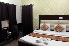Goroomgo Krishna Residency Bareilly