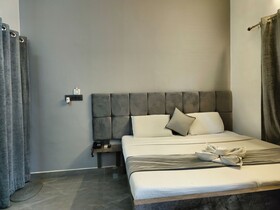 Goroomgo Krishna Residency Bareilly