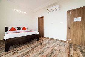 Hotel Arrow 19 by OYO Rooms