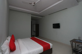 Hotel Kailash Mansarovar And Banquet Hall by OYO Rooms