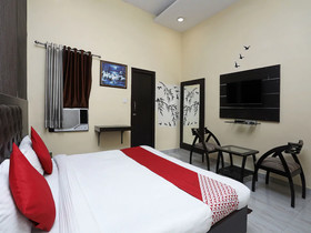 Hotel Maanya Palace by OYO Rooms