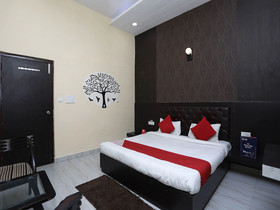 Hotel Maanya Palace by OYO Rooms