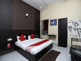 Hotel Maanya Palace by OYO Rooms