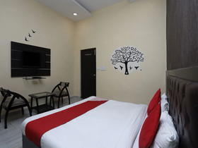 Hotel Maanya Palace by OYO Rooms