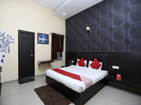 Hotel Maanya Palace by OYO Rooms