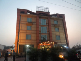Pinaki Hotel