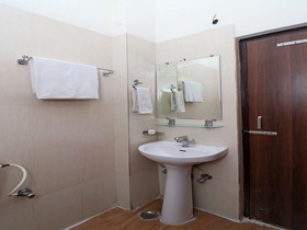 Sparsh Hotel And Resort by OYO Rooms