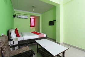 N H Plaza Lodge & Farm House by OYO Rooms