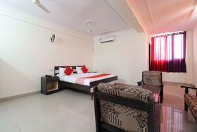 N H Plaza Lodge & Farm House by OYO Rooms