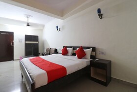 N H Plaza Lodge & Farm House by OYO Rooms