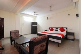 N H Plaza Lodge & Farm House by OYO Rooms