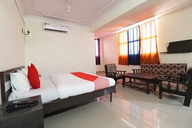 N H Plaza Lodge & Farm House by OYO Rooms