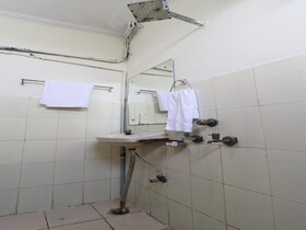 N H Plaza Lodge & Farm House by OYO Rooms