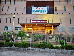 Clarks Inn Suites Delhi/NCR