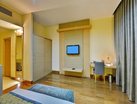 Clarks Inn Suites Delhi/NCR