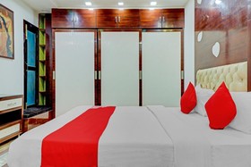 Hotel Grand Velly by OYO Rooms