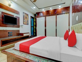 Hotel Grand Velly by OYO Rooms