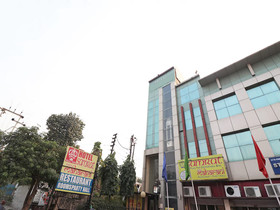 Hotel Samrat By OYO Rooms