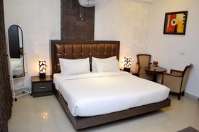 GenX Le Crescent By 1589