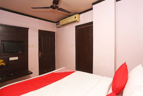 Palm Tree by OYO Rooms