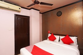 Palm Tree by OYO Rooms