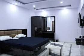 Hotel Pink Paradise Gorakhpur