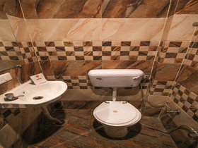 Oyo Flagship Bridge View Hotel