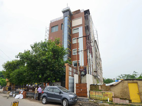 Edition O 30009 Skyhilton Alam Bagh