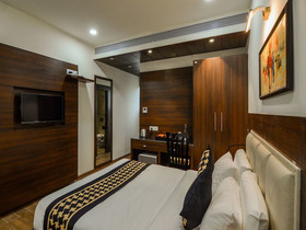 Edition O 30009 Skyhilton Alam Bagh