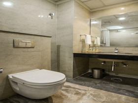 Edition O 30009 Skyhilton Alam Bagh