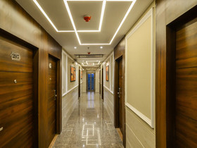 Edition O 30009 Skyhilton Alam Bagh