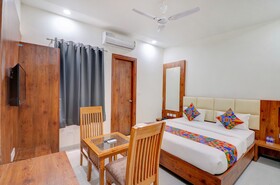 Fabexpress The Regalia Inn