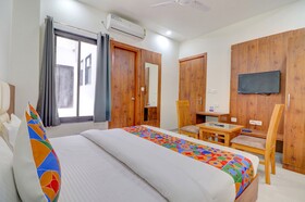 Fabexpress The Regalia Inn