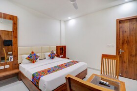 Fabexpress The Regalia Inn