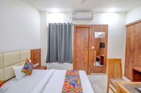 Fabexpress The Regalia Inn