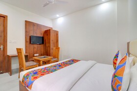 Fabexpress The Regalia Inn