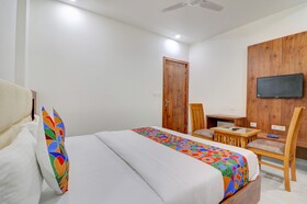 Fabexpress The Regalia Inn