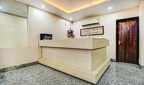 Gayatri Palace by OYO Rooms