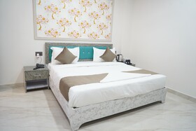 Hotel Blossom Inn