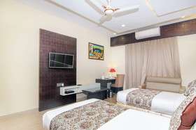 Hotel Moments Lucknow