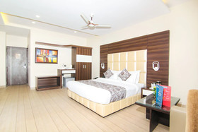 Hotel Moments Lucknow