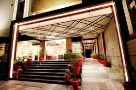 Pinnacle by Click Hotels