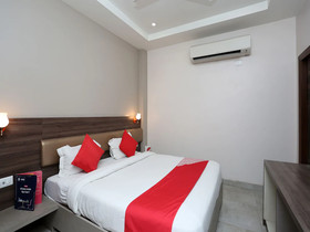 Hotel RP Grand Titanium by OYO Rooms