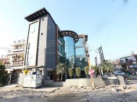 Hotel RP Grand Titanium by OYO Rooms