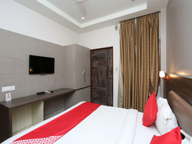 Hotel RP Grand Titanium by OYO Rooms