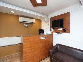 Hotel RP Grand Titanium by OYO Rooms