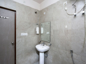 Hotel RP Grand Titanium by OYO Rooms